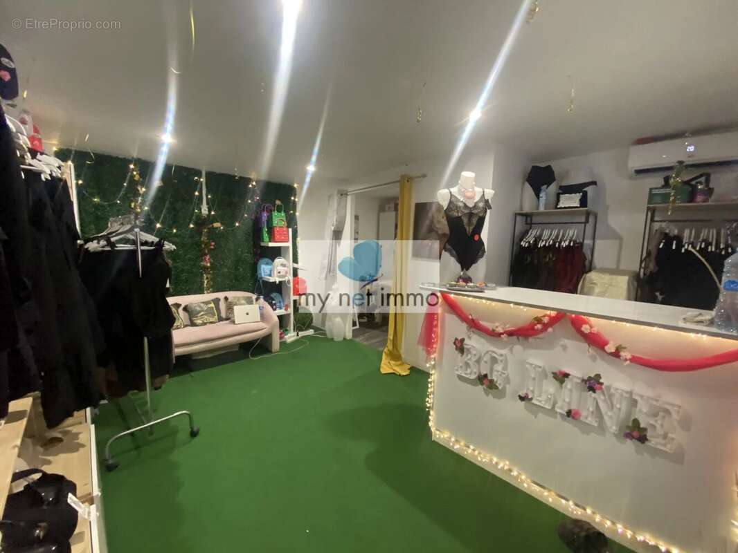 Commerce à LES ABYMES