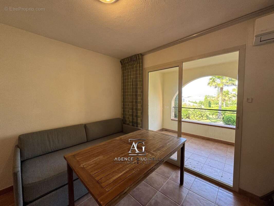 Appartement à LINGUIZZETTA