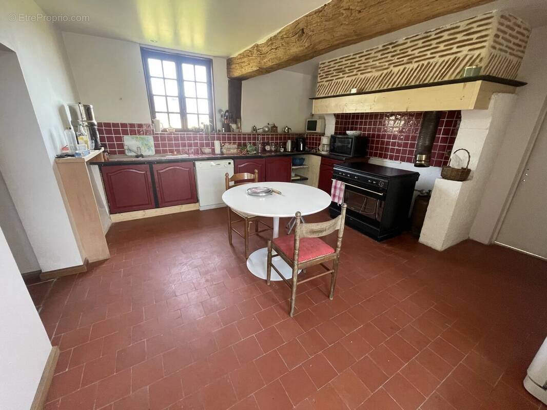 Maison à NEUVILLE-SUR-AUTHOU