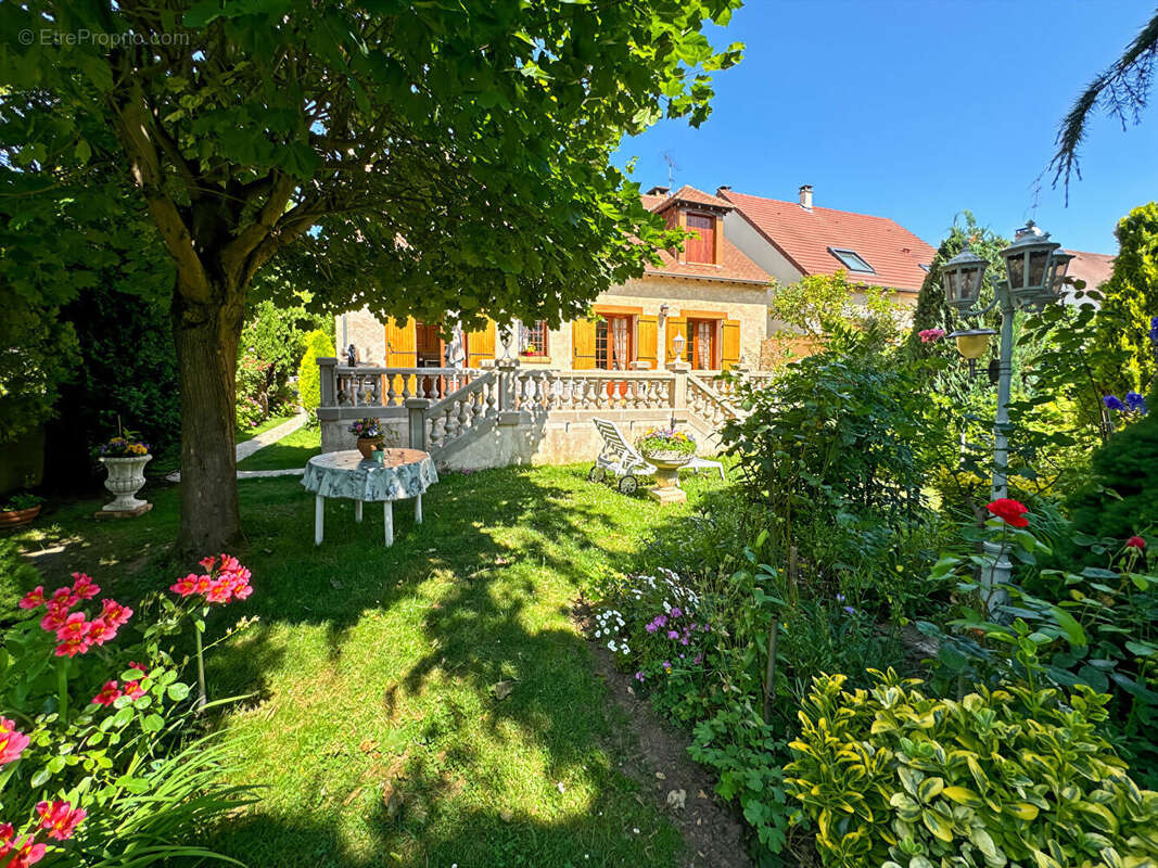 Maison à BALLAINVILLIERS