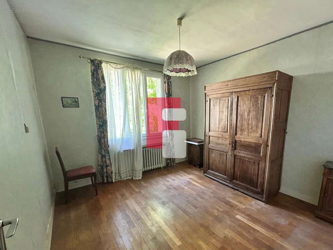 Maison à SAINT-JULIEN-LES-VILLAS