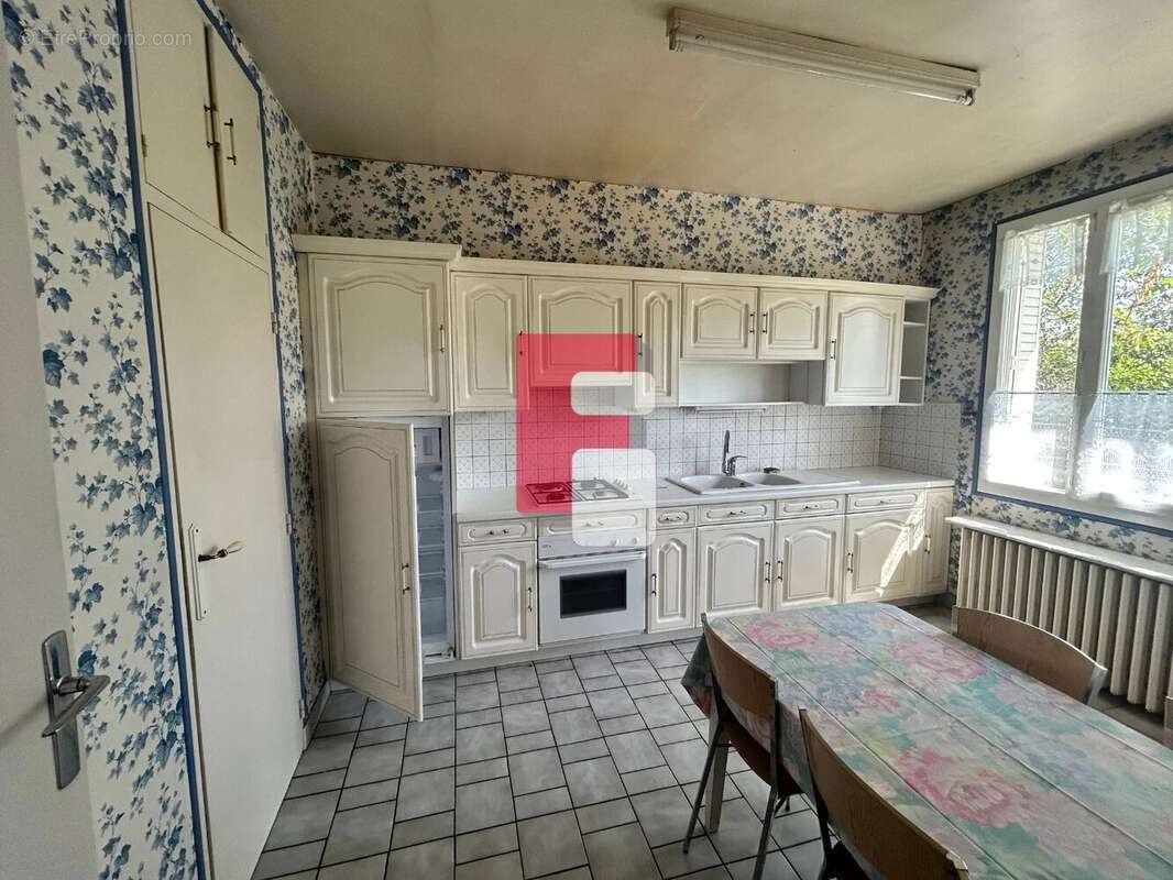 Maison à SAINT-JULIEN-LES-VILLAS