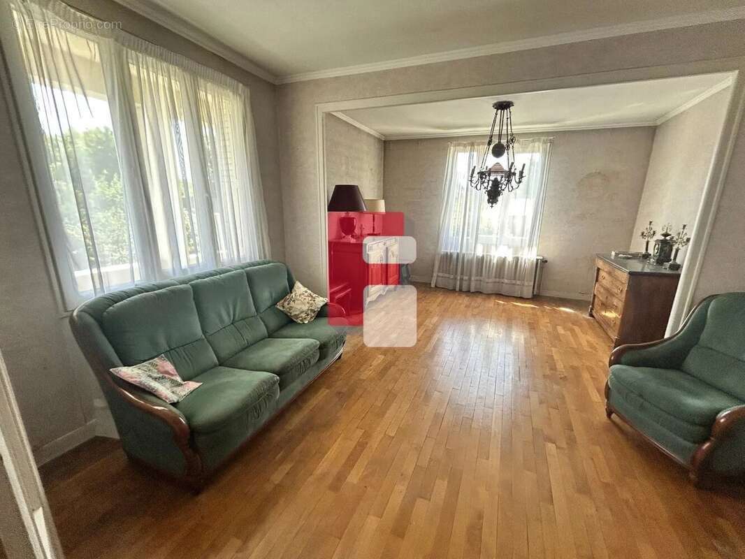 Maison à SAINT-JULIEN-LES-VILLAS