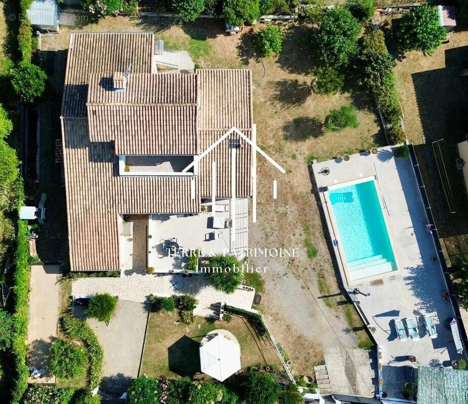 Maison à LAVILLEDIEU