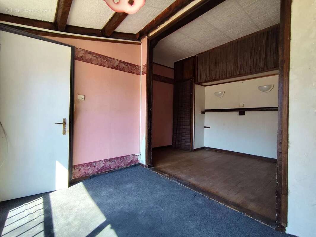 Appartement à PUGET-THENIERS