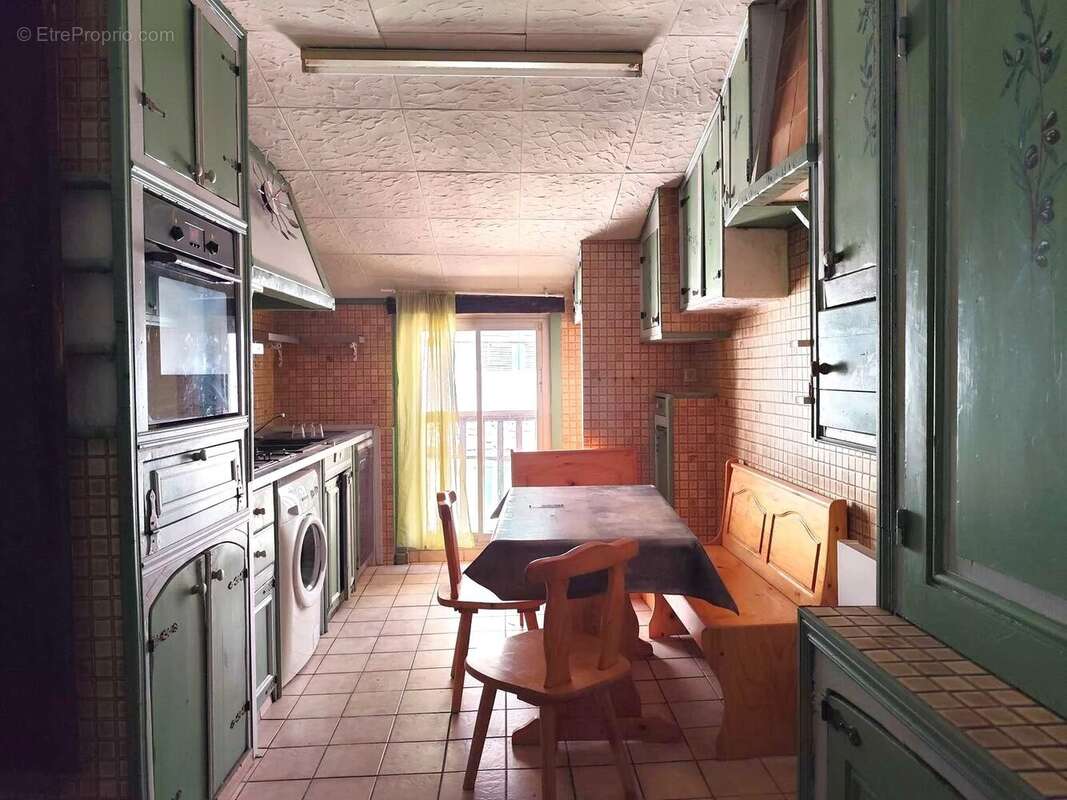 Appartement à PUGET-THENIERS