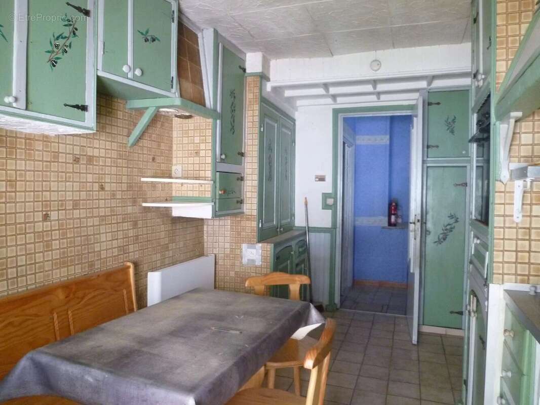 Appartement à PUGET-THENIERS