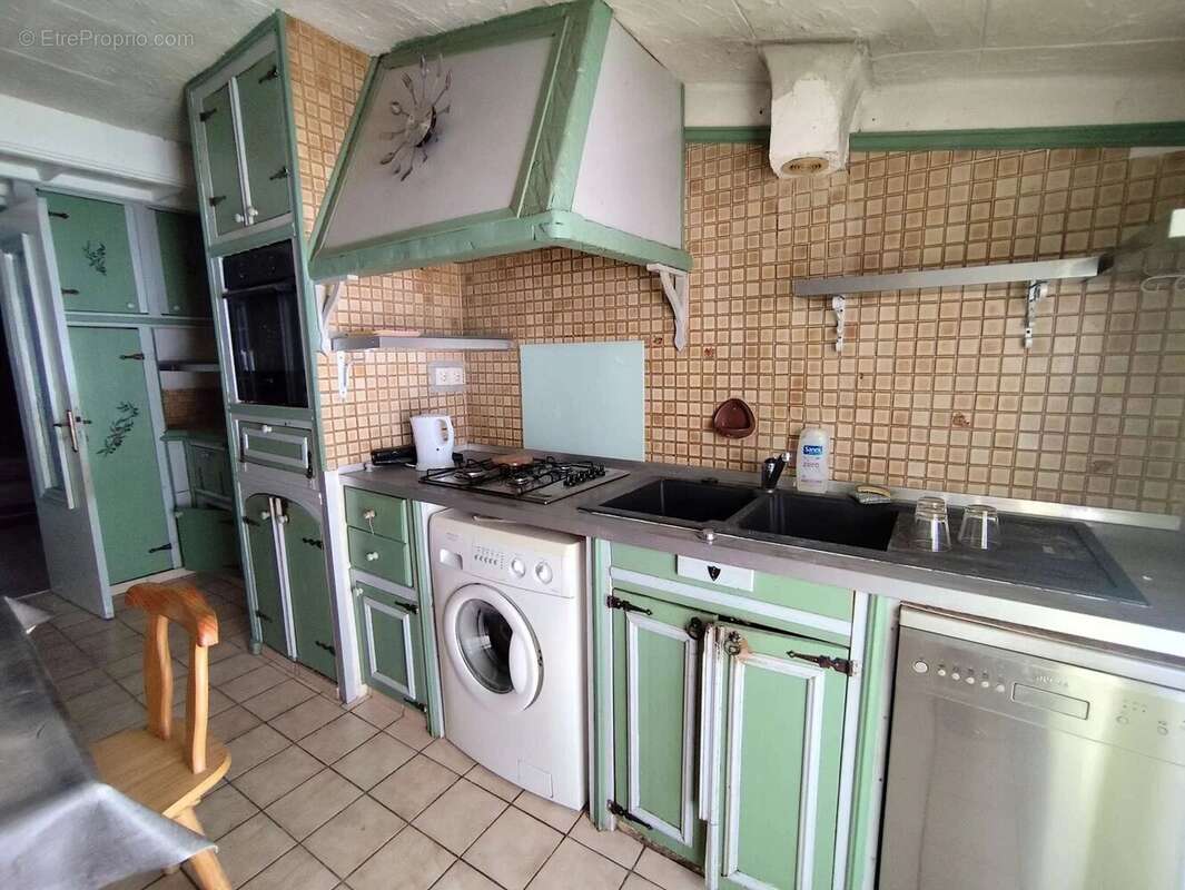 Appartement à PUGET-THENIERS