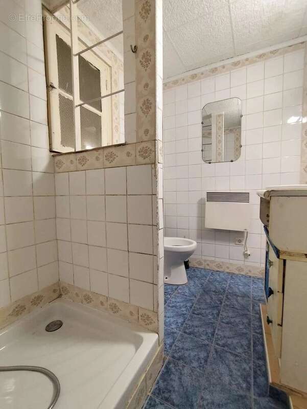 Appartement à PUGET-THENIERS