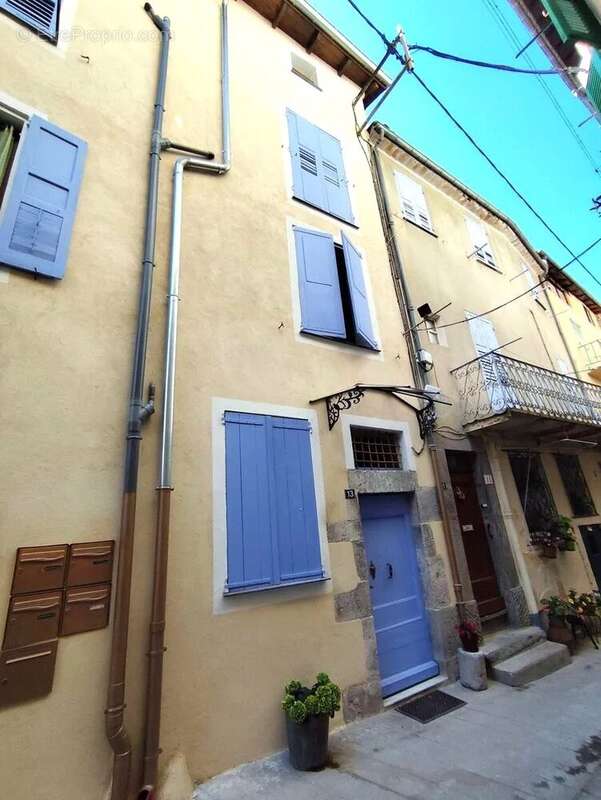 Appartement à PUGET-THENIERS