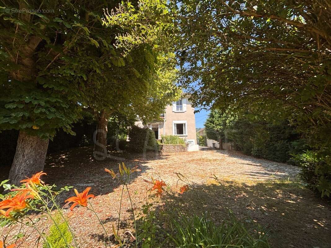 Maison à LA COTE-SAINT-ANDRE