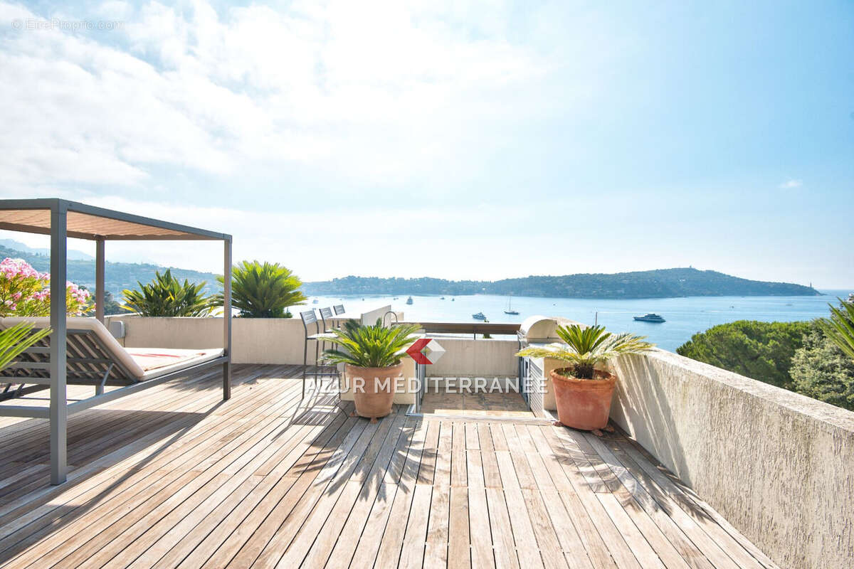 Appartement à VILLEFRANCHE-SUR-MER