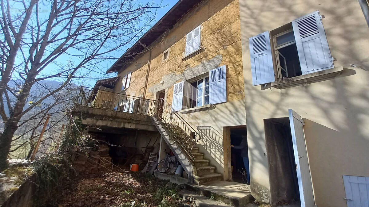 Maison à CHARAVINES