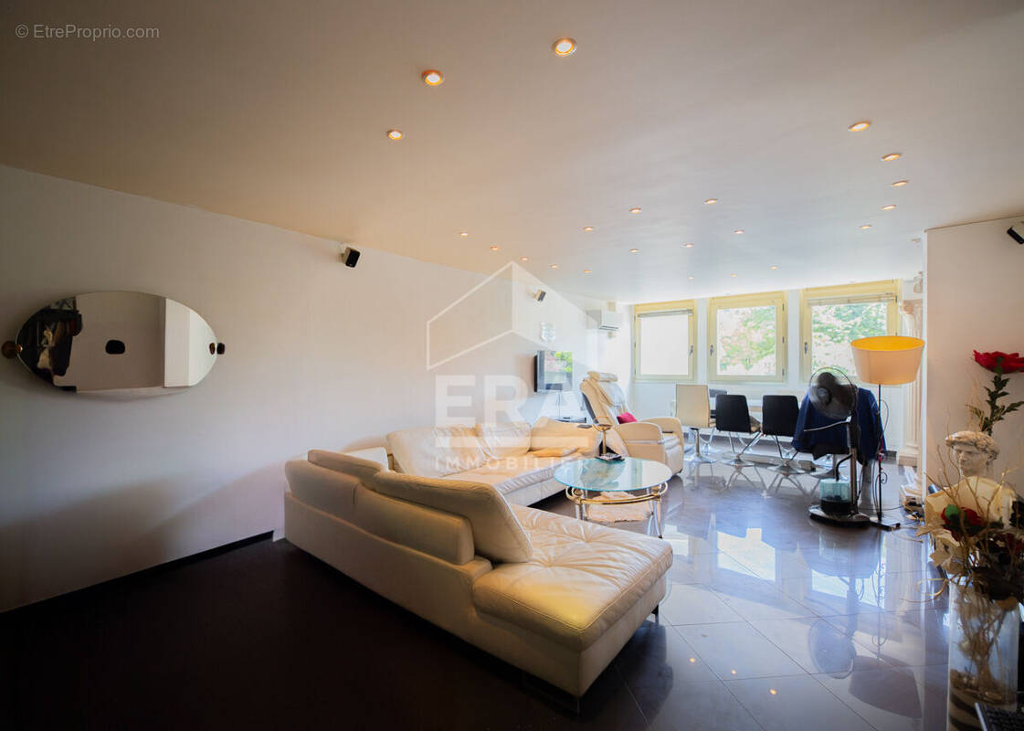 Appartement à MANDELIEU-LA-NAPOULE