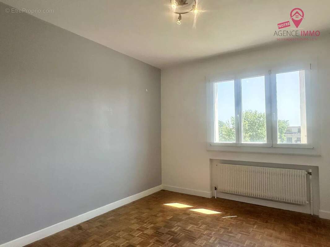 Appartement à VAULX-EN-VELIN