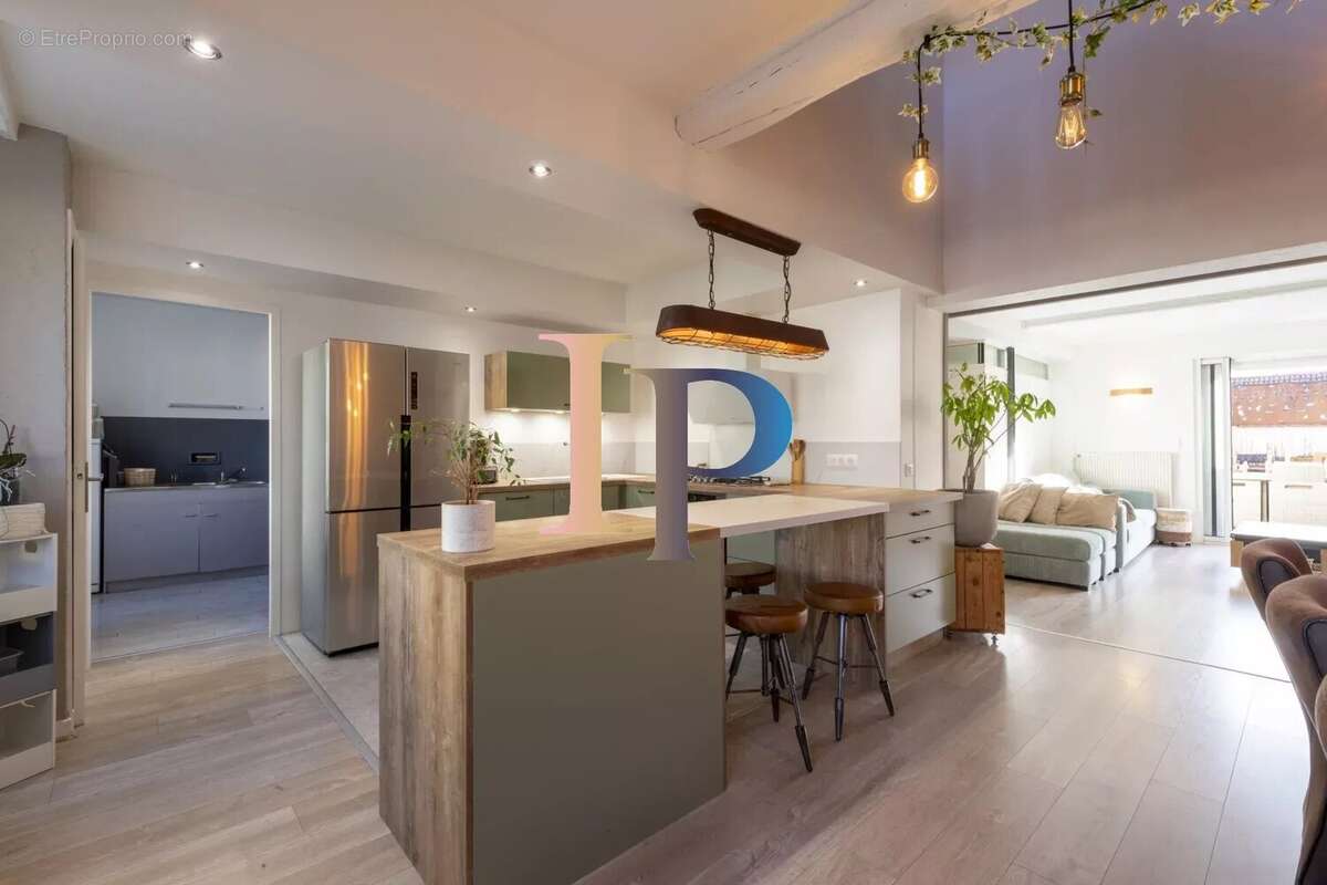 Appartement à LE COTEAU