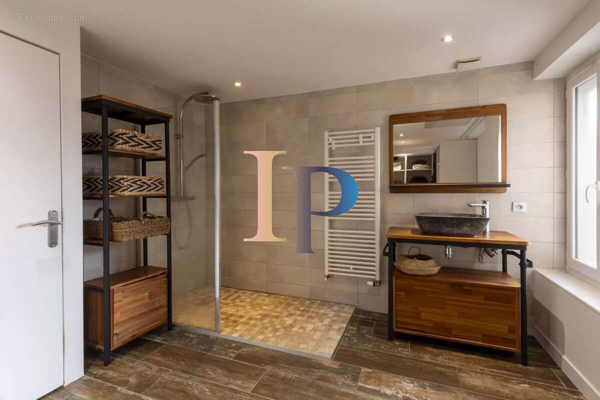 Appartement à LE COTEAU