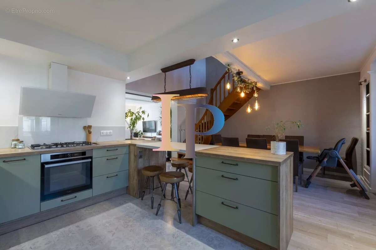 Appartement à LE COTEAU