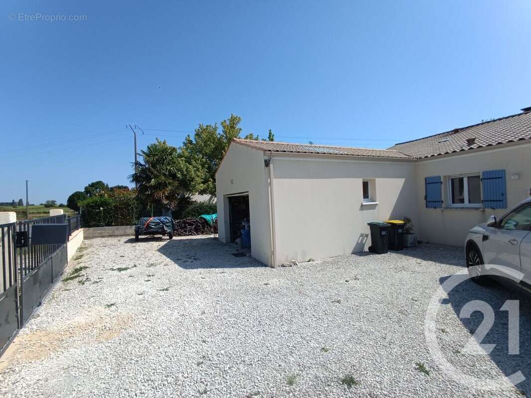 Maison à MORTAGNE-SUR-GIRONDE