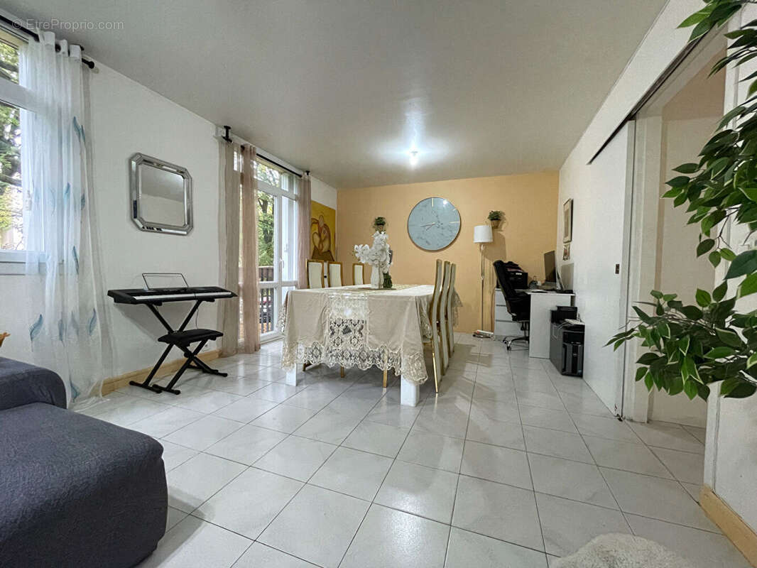 Appartement à RIS-ORANGIS