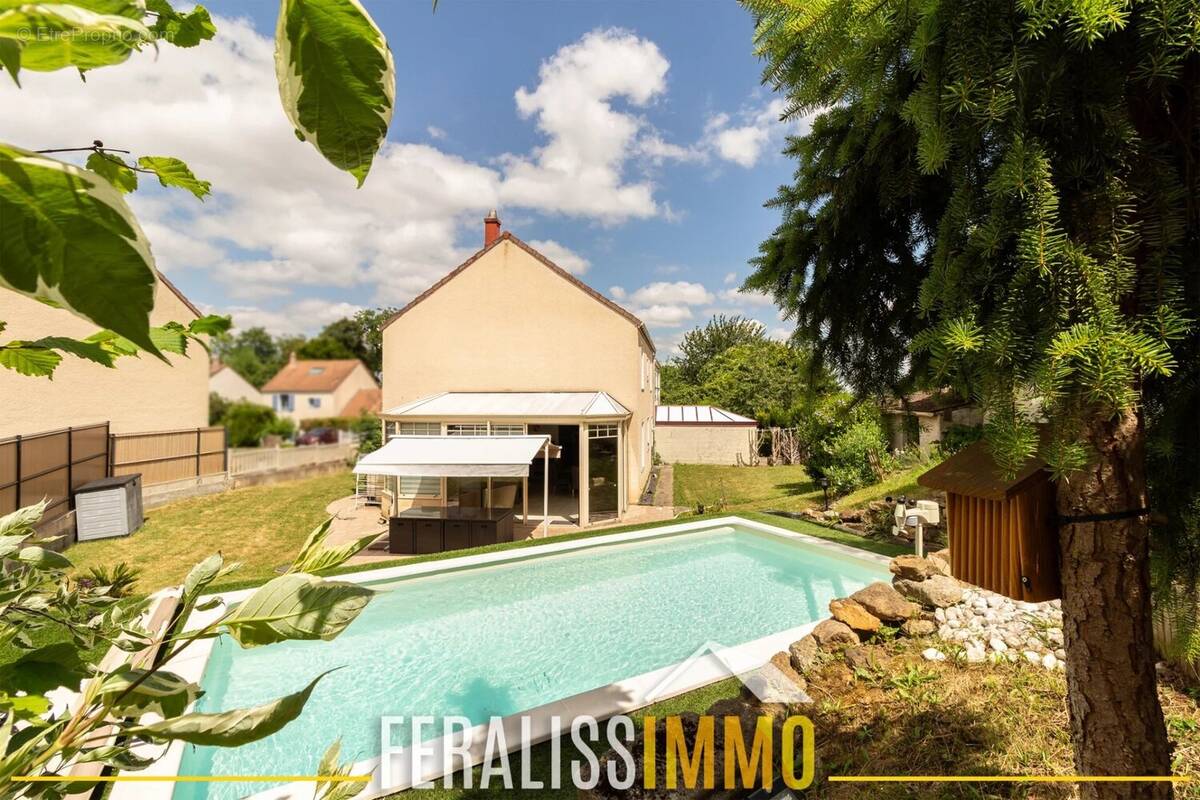 Maison à JOUY-LE-MOUTIER