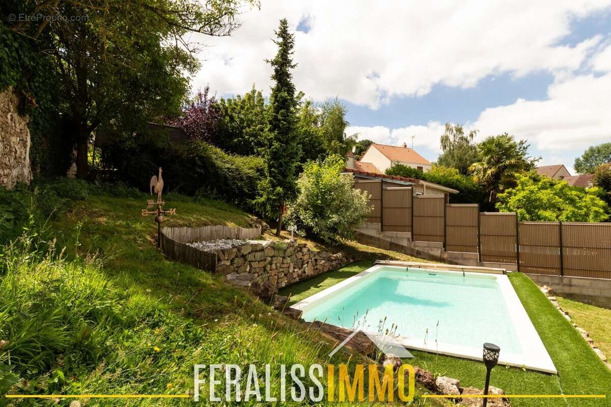 Maison à JOUY-LE-MOUTIER