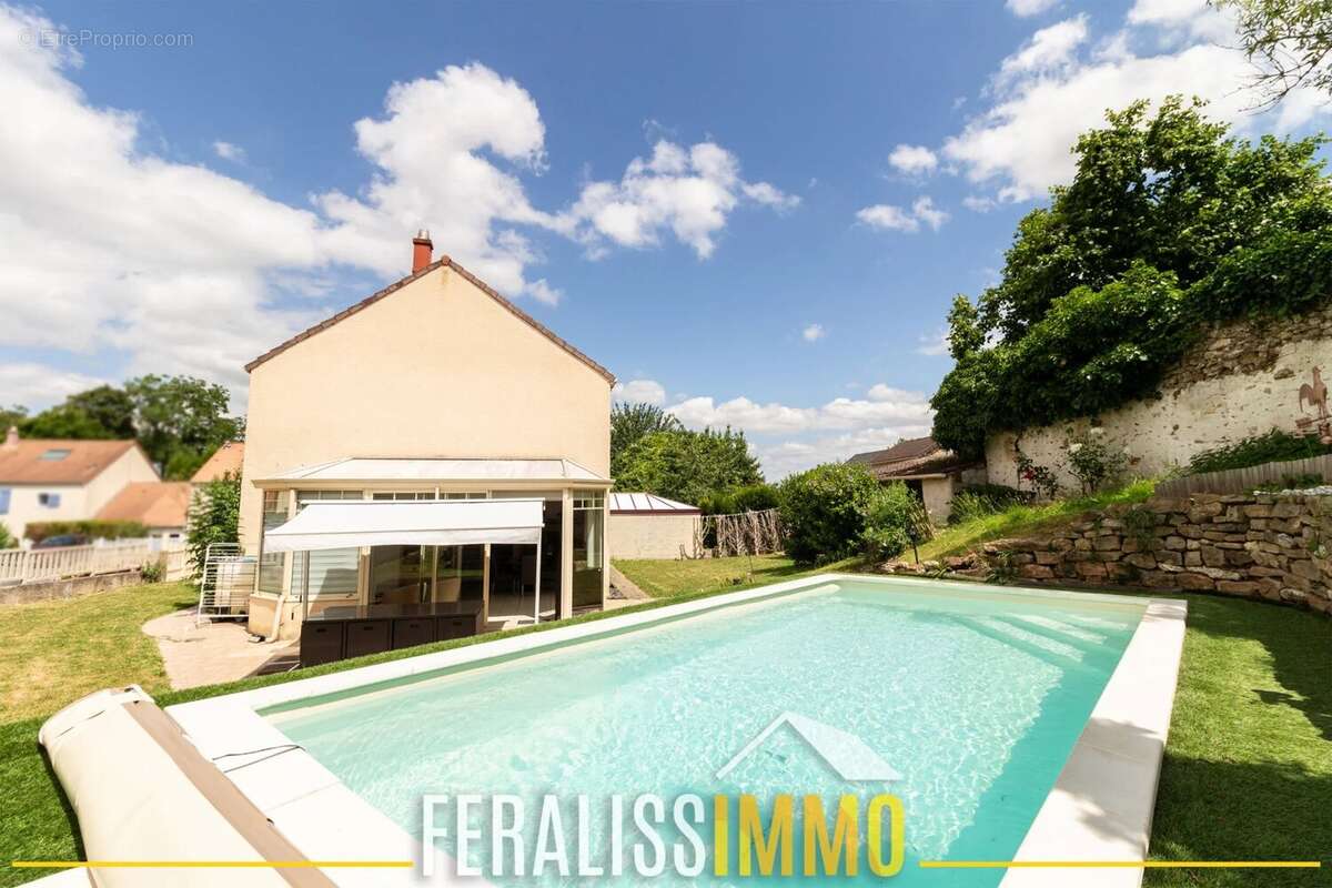 Maison à JOUY-LE-MOUTIER