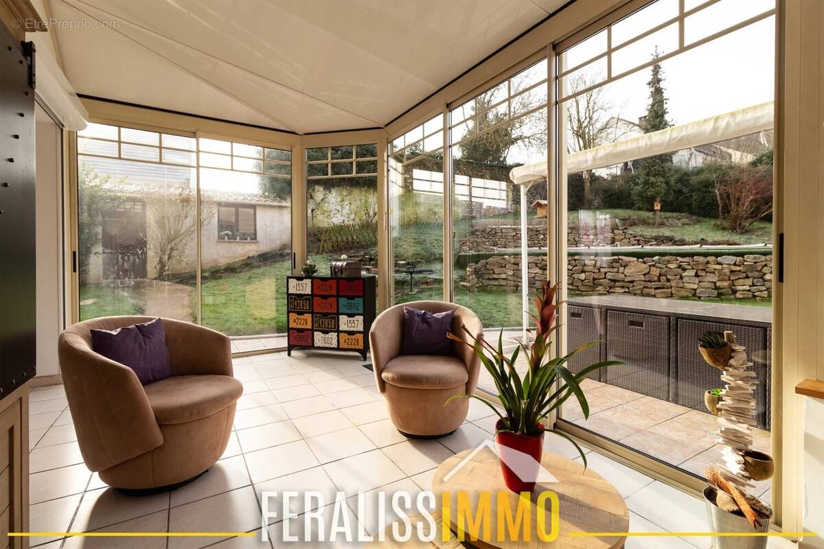 Maison à JOUY-LE-MOUTIER