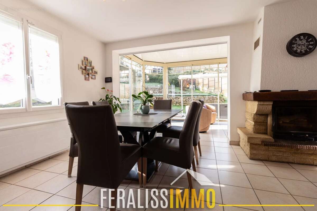 Maison à JOUY-LE-MOUTIER