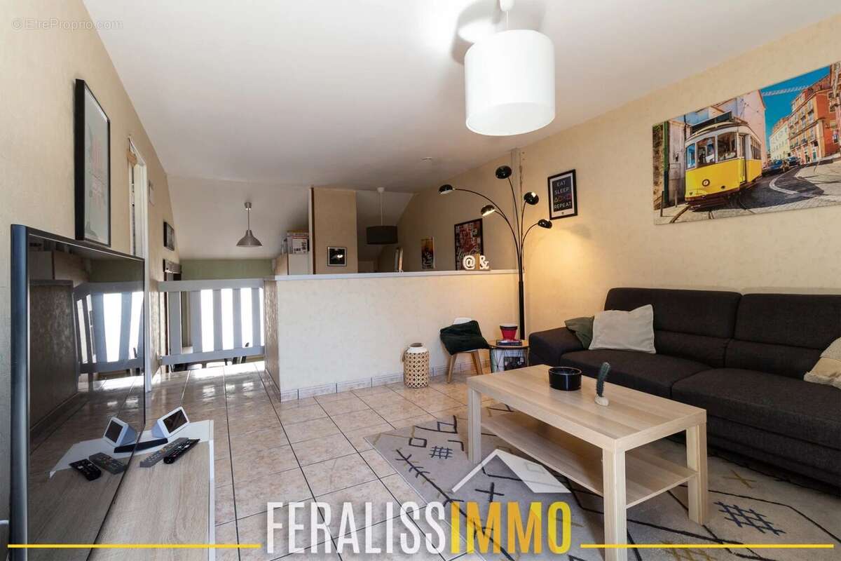 Maison à JOUY-LE-MOUTIER