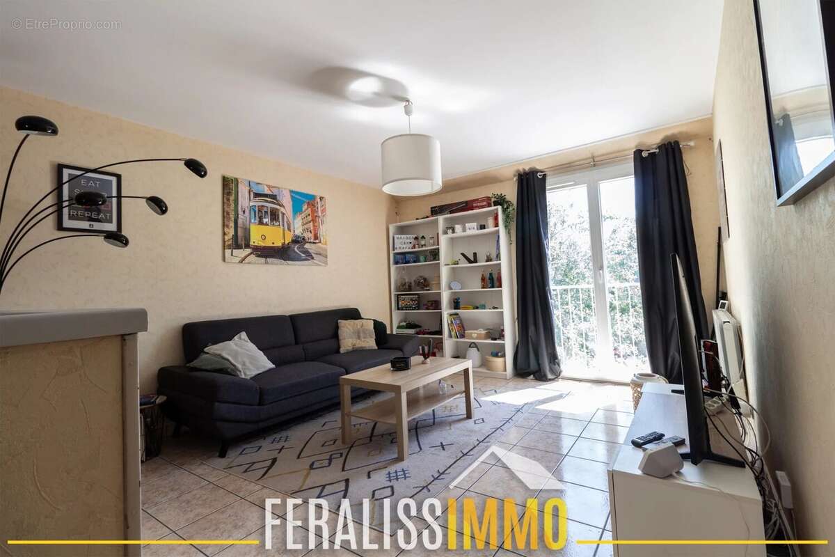 Maison à JOUY-LE-MOUTIER