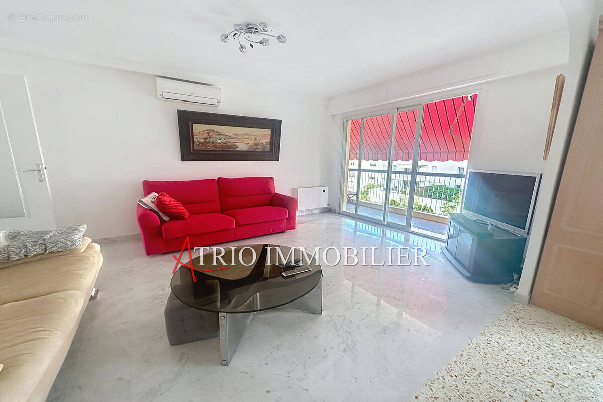 Appartement à SAINT-LAURENT-DU-VAR