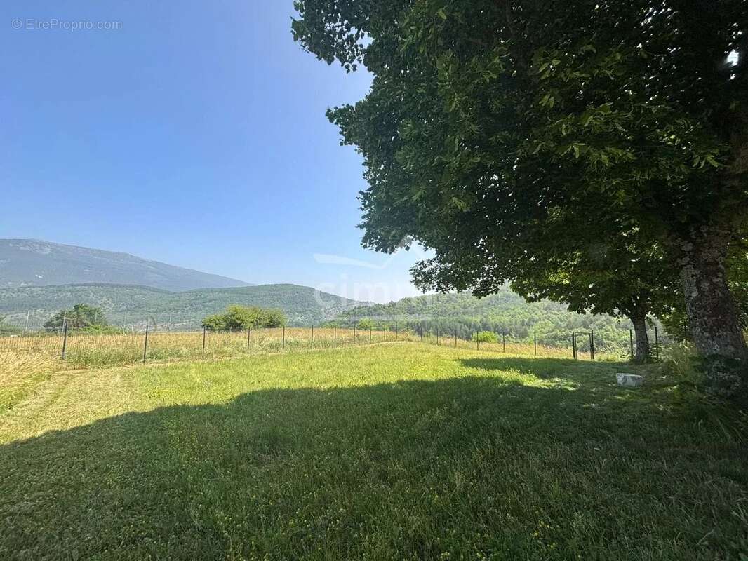 Maison à SAINT-PIERRE-AVEZ