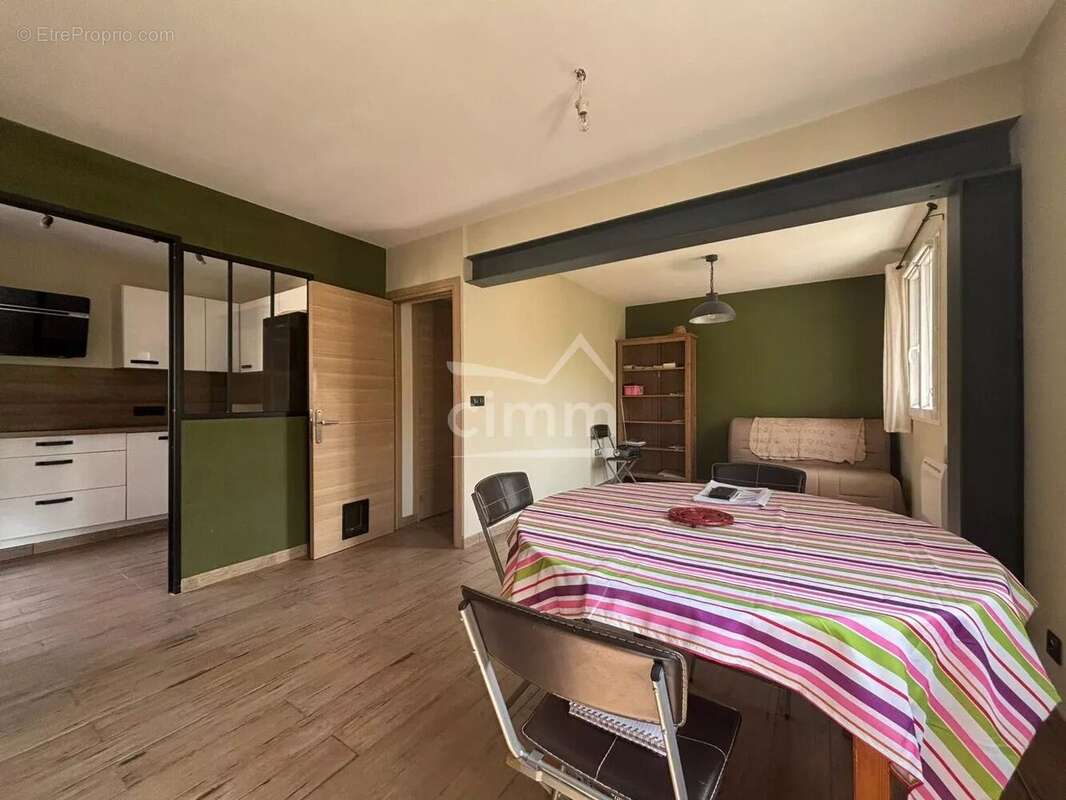 Maison à SAINT-PIERRE-AVEZ