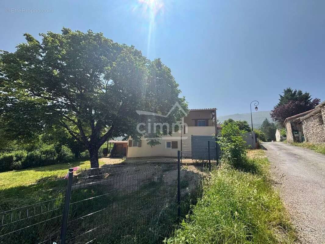 Maison à SAINT-PIERRE-AVEZ