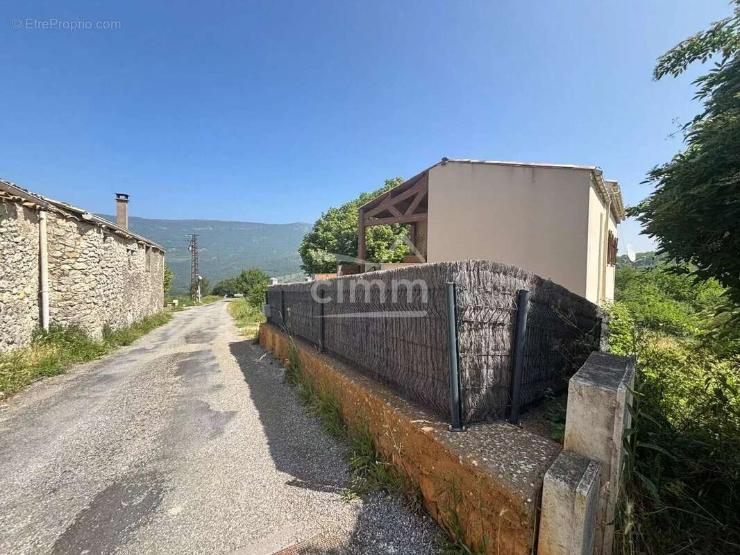 Maison à SAINT-PIERRE-AVEZ