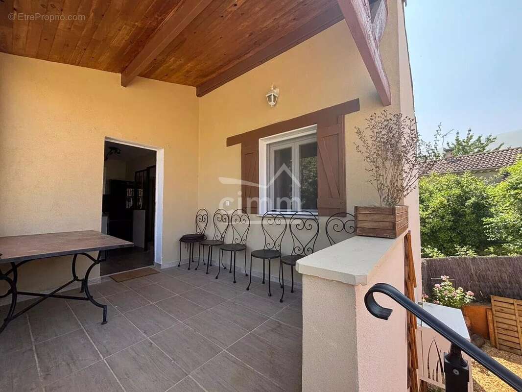 Maison à SAINT-PIERRE-AVEZ