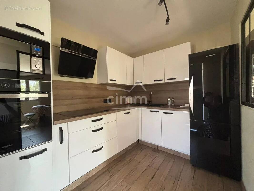 Maison à SAINT-PIERRE-AVEZ