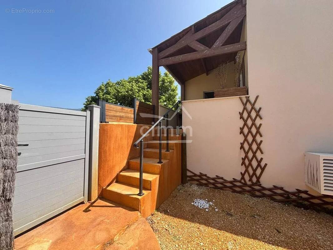 Maison à SAINT-PIERRE-AVEZ