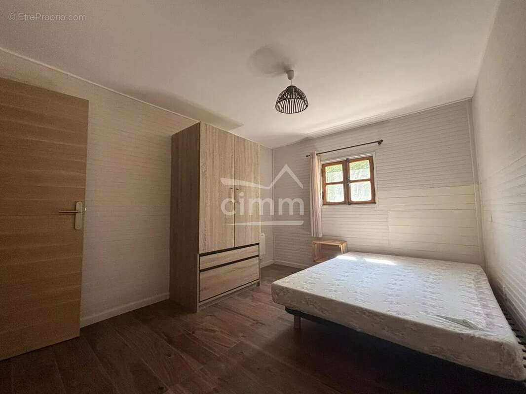 Maison à SAINT-PIERRE-AVEZ