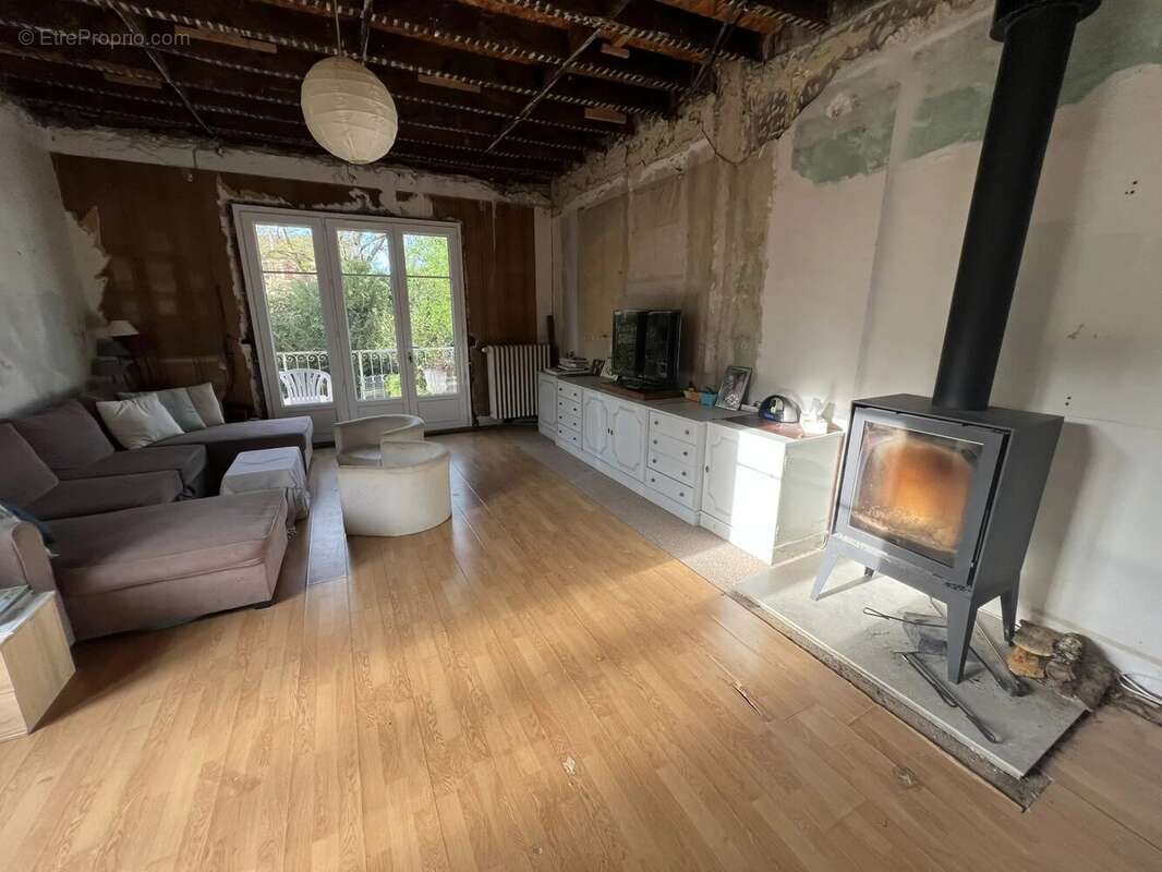 Maison à VIC-FEZENSAC