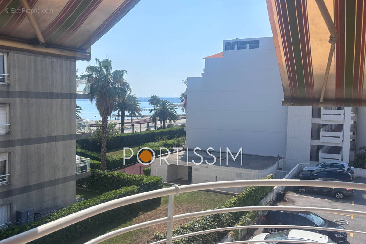 Appartement à SAINT-LAURENT-DU-VAR