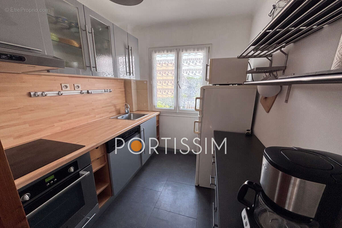 Appartement à SAINT-LAURENT-DU-VAR