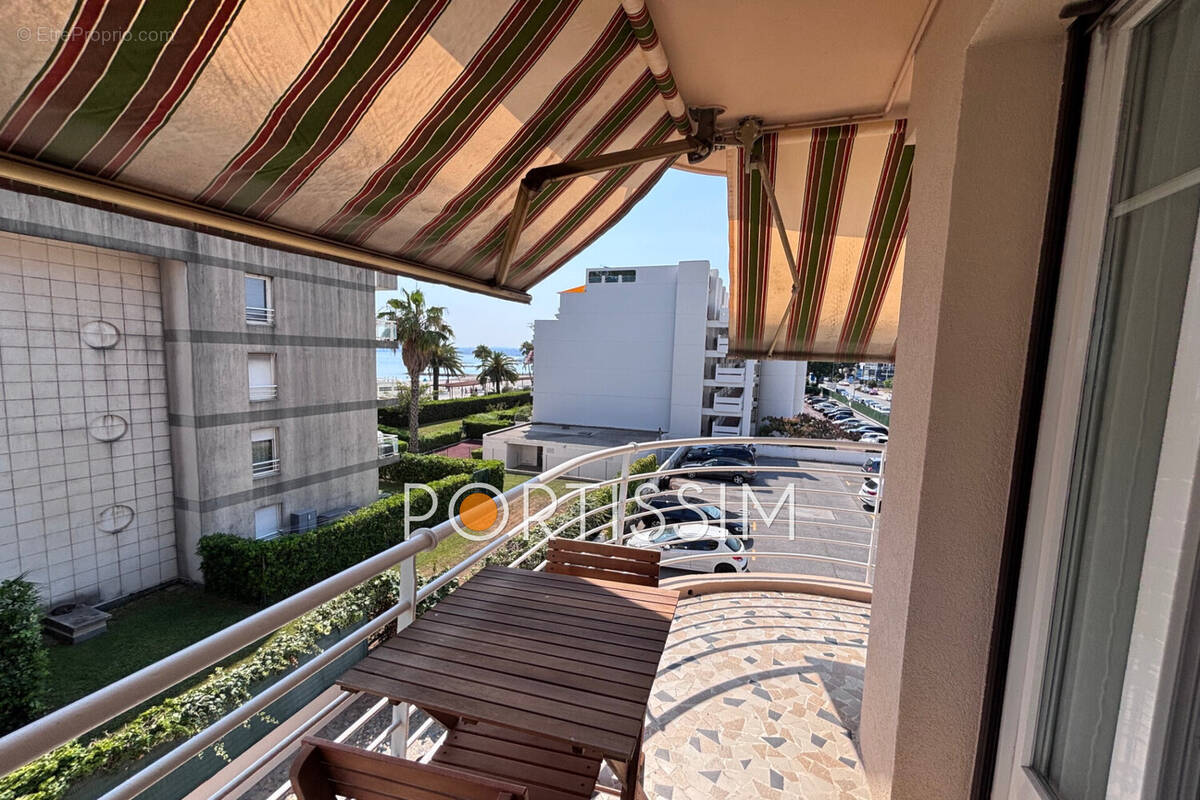 Appartement à SAINT-LAURENT-DU-VAR