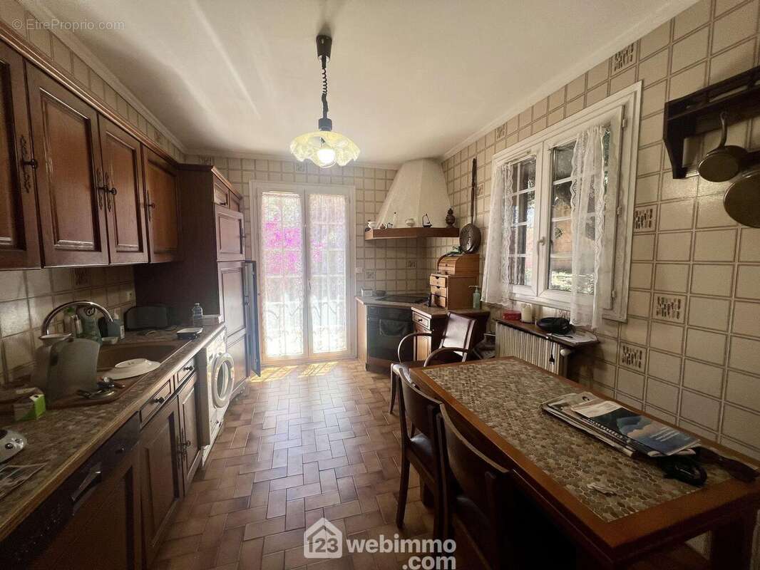 La cuisine du T5 - Maison à SAN-MARTINO-DI-LOTA