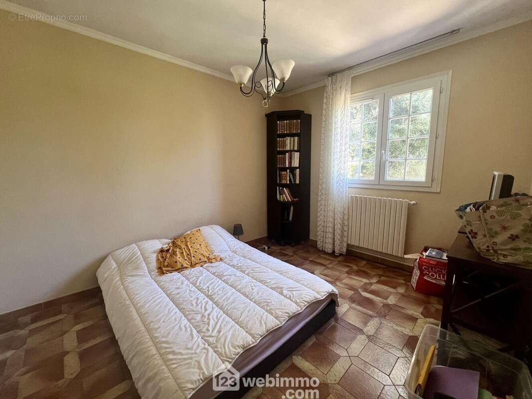 La partie principale compte 4 chambres - Maison à SAN-MARTINO-DI-LOTA