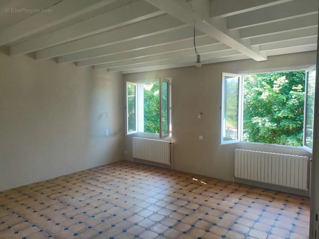 Maison à ORADOUR-SUR-VAYRES