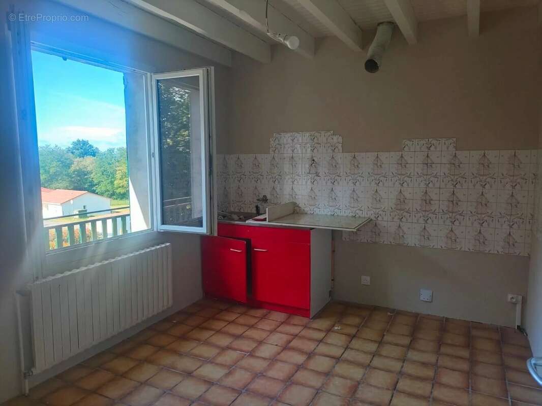 Maison à ORADOUR-SUR-VAYRES