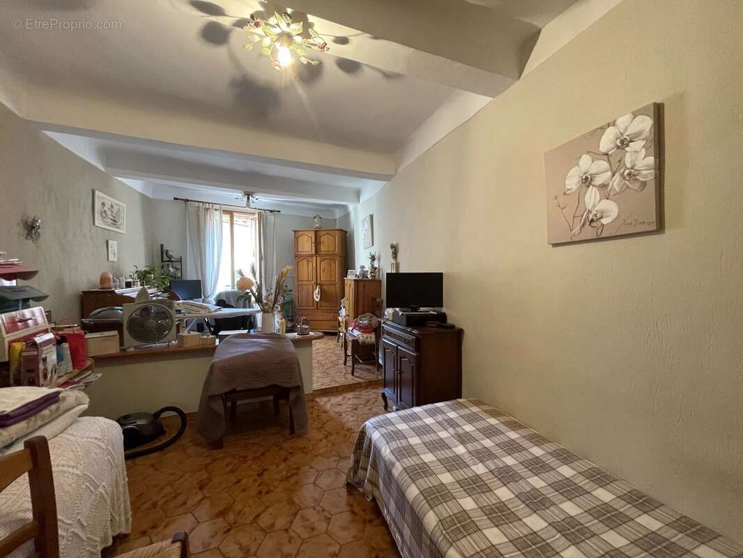 Maison à FIGANIERES