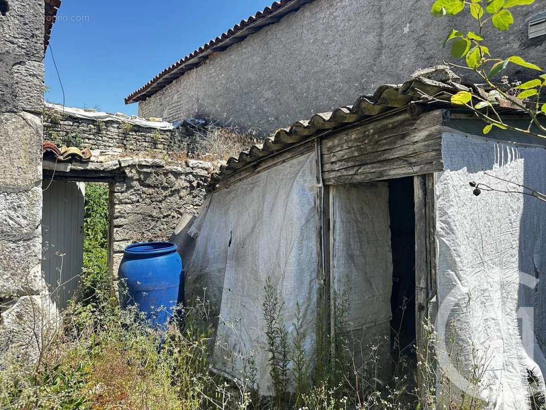 Maison à LOUBILLE